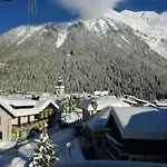 Restaurant La Couronne Hotel 3*