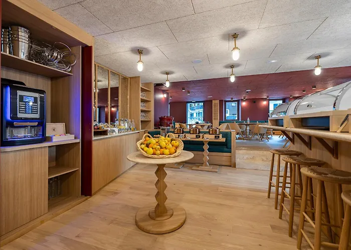 Restaurant La Couronne Hotell 3*