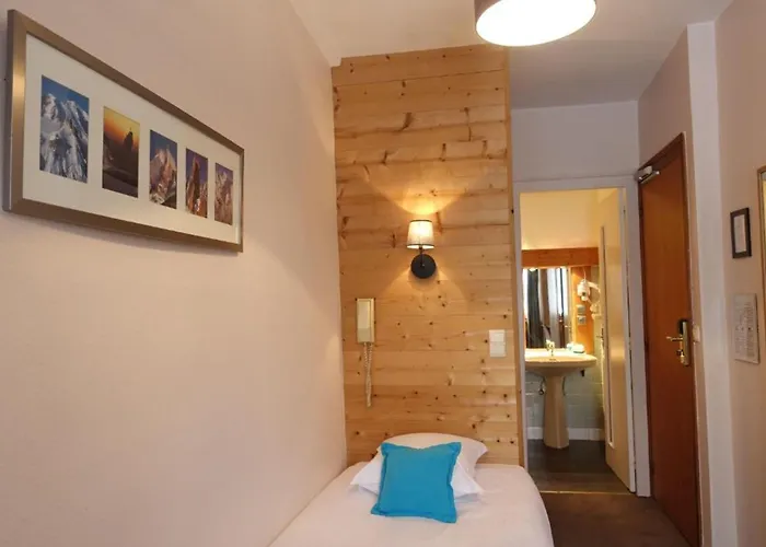 Hotell Restaurant La Couronne 3*