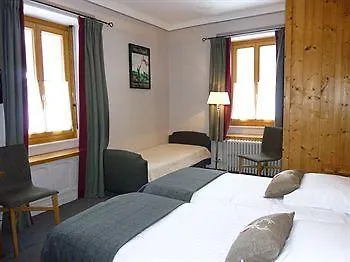 Restaurant La Couronne מלון