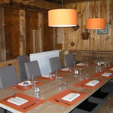 Restaurant La Couronne Hotell 3*